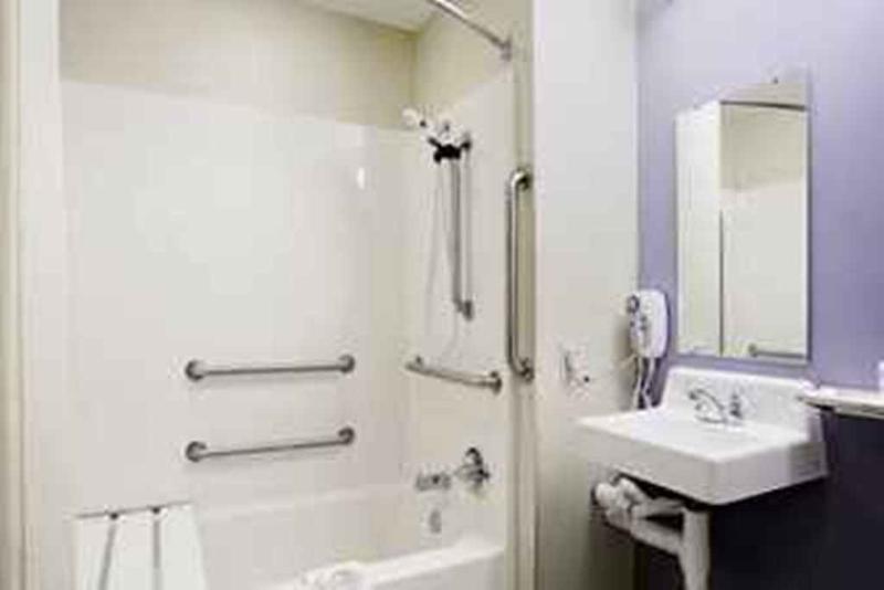 Microtel Inn & Suites Baton Rouge Bilik gambar